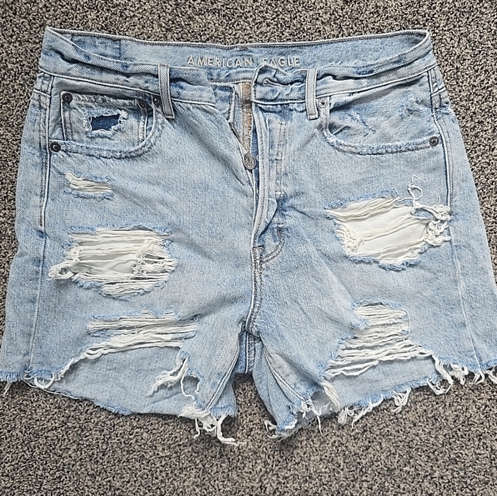 American Eagle 90s Boyfriend Shorts Light Blue Denim Distressed  Size 6